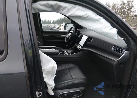 2024 Jeep Wagoneer L Series Iii 4X4 z USA, uszkodzony, nr VIN 1C4SJSDP7RS168647